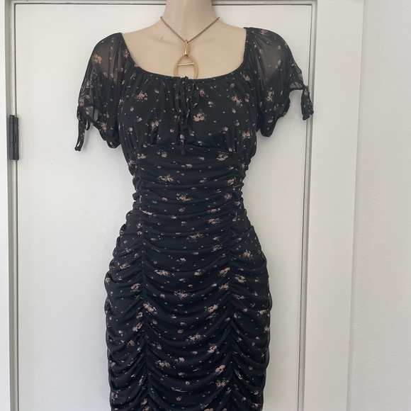 No Comment LA, mini dress, black with pink petals, Large - Picture 4 of 6